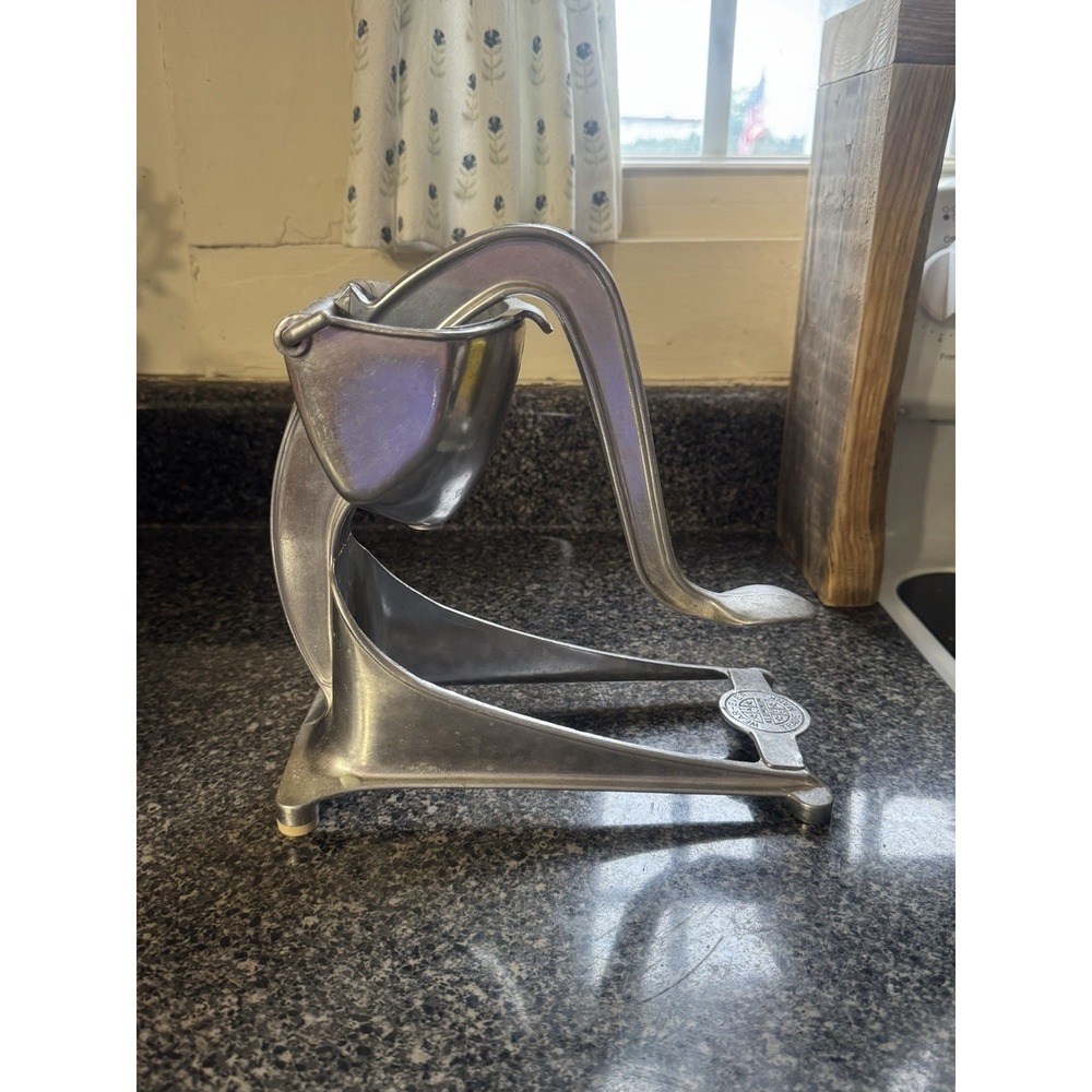 Wear-Ever JUICER aluminum 1930s Juice Press Patent 86217 Vintage